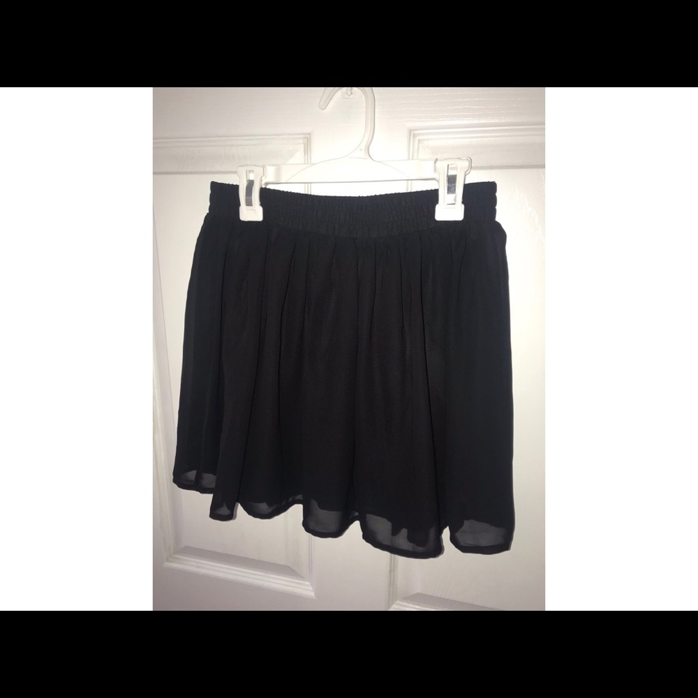 F21 BLACK SKIRT NWT